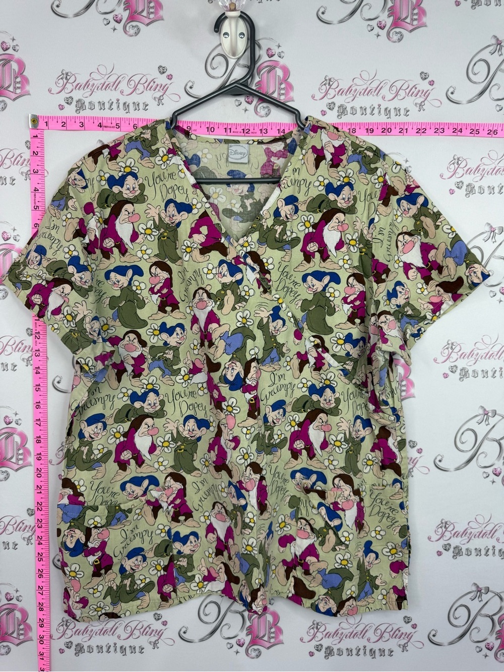 Disney Scrub Top with Multicolor Dopey & Grumpy Print tshirt Snow White dwarfs